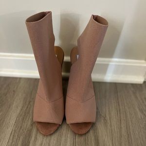 SM Blush Peek-a-boo booties